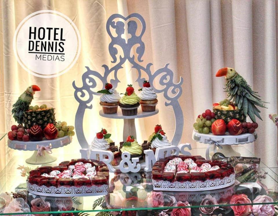 Hotel Dennis Medgyes Kültér fotó
