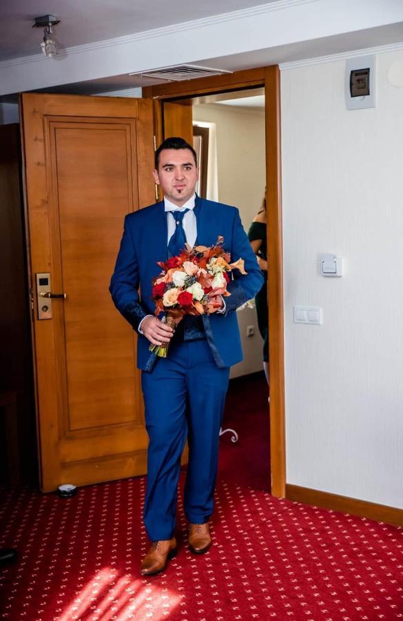 Hotel Dennis Medgyes Kültér fotó