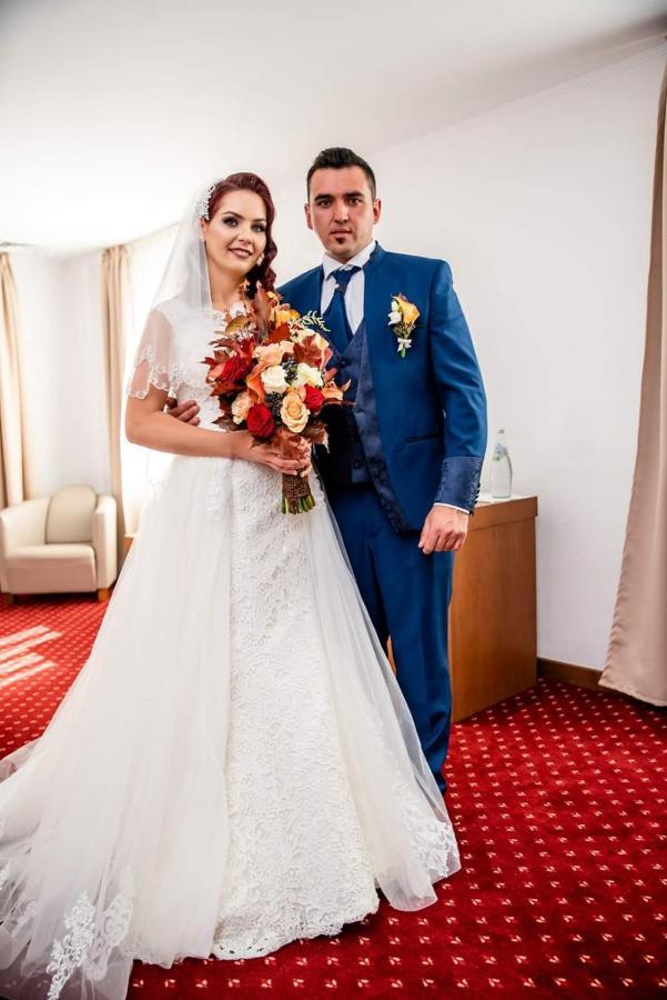Hotel Dennis Medgyes Kültér fotó
